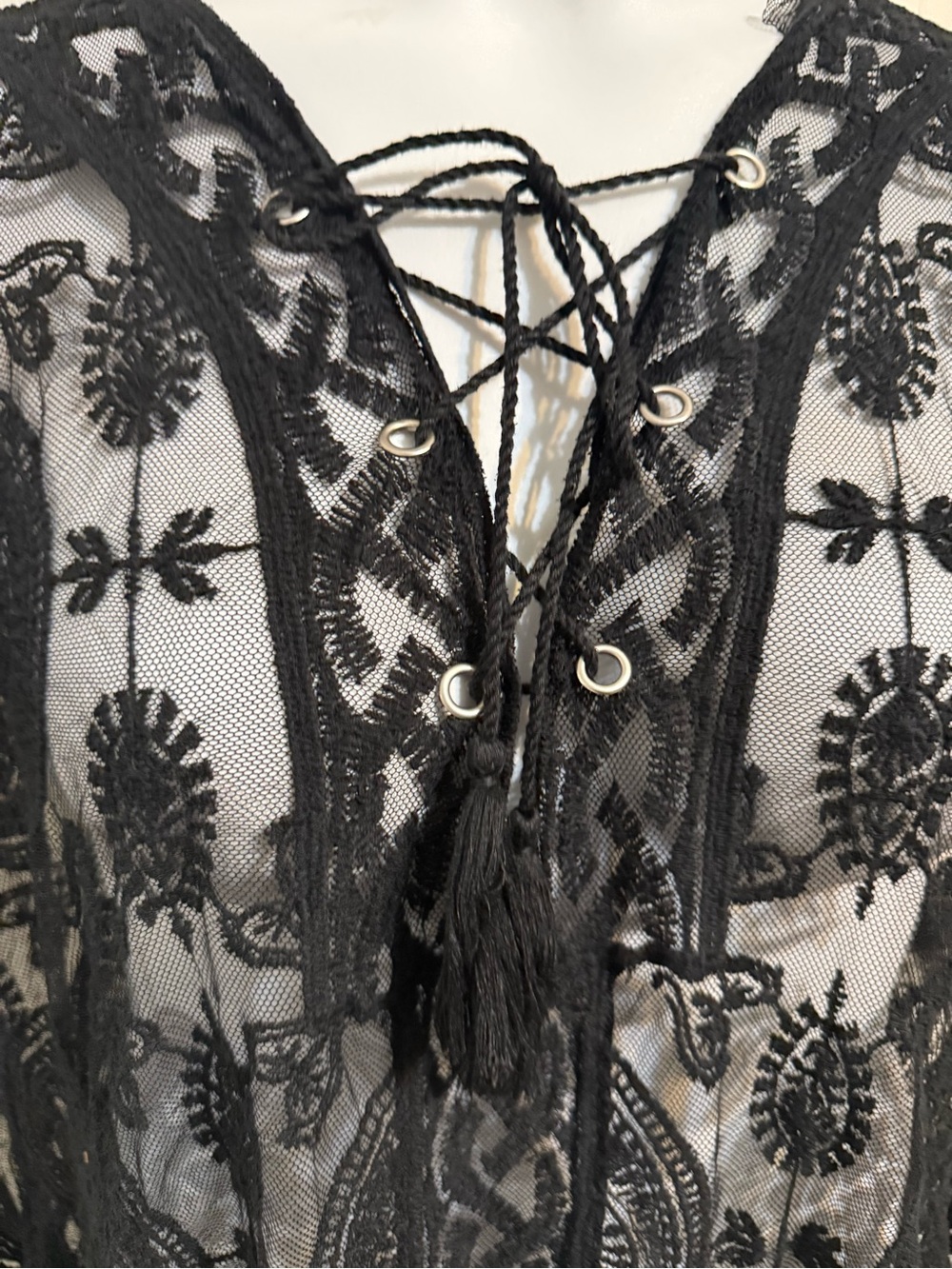 45 BLACK LACE COVER UP ONE SIZE - Picture 6 of 8